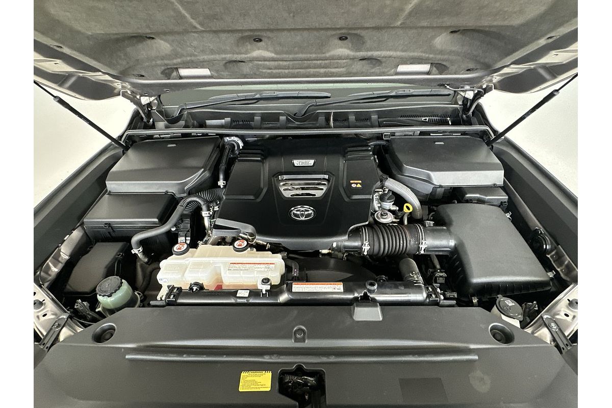 2022 Toyota Landcruiser Sahara FJA300R