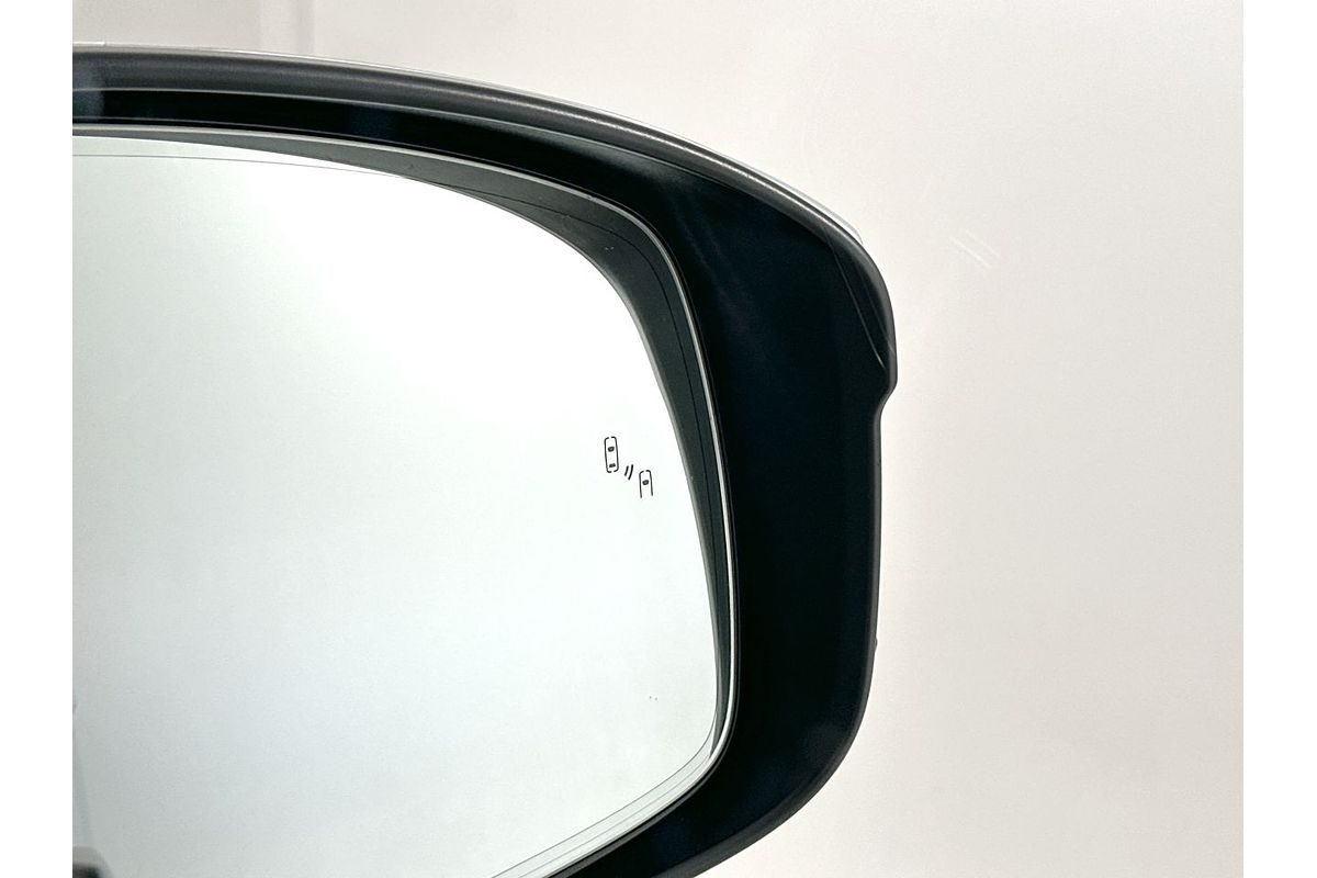 2022 Toyota Landcruiser Sahara FJA300R