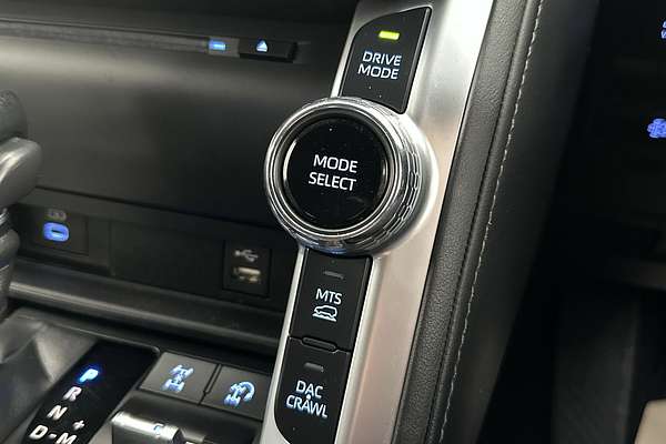 2022 Toyota Landcruiser Sahara FJA300R