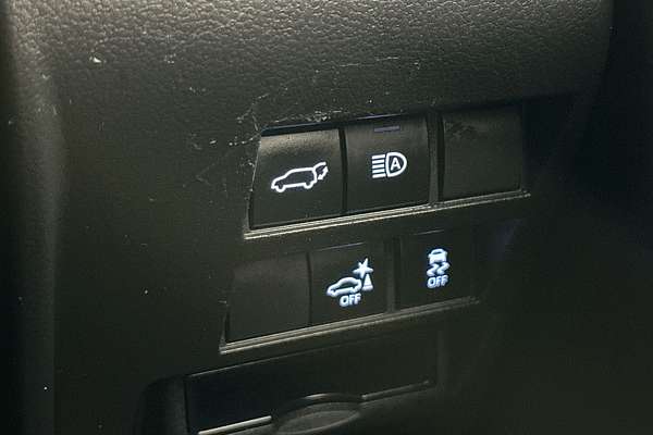 2022 Toyota Landcruiser Sahara FJA300R