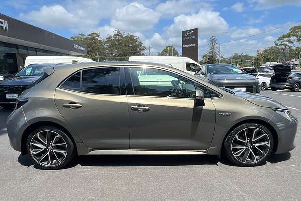 2019 Toyota Corolla ZR Hybrid ZWE211R