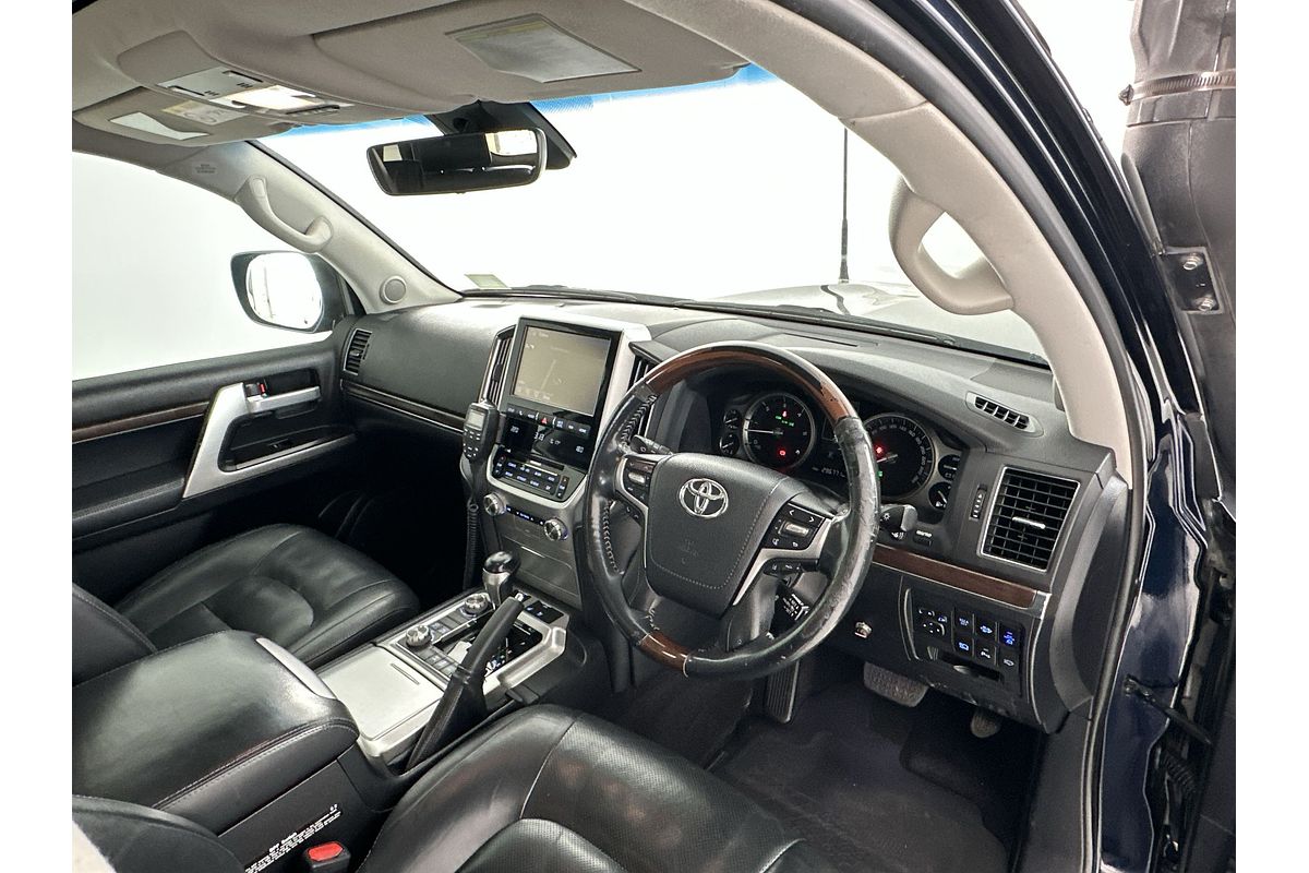 2017 Toyota Landcruiser Sahara VDJ200R