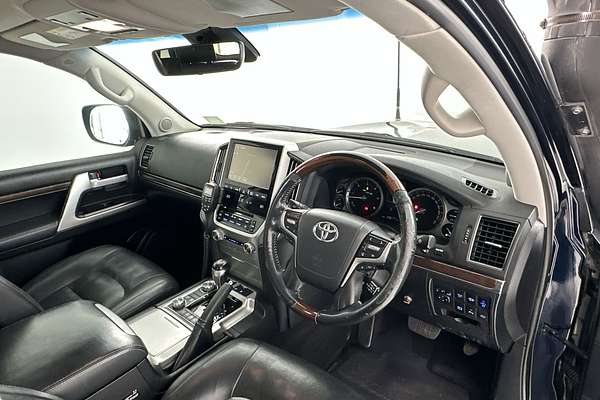 2017 Toyota Landcruiser Sahara VDJ200R