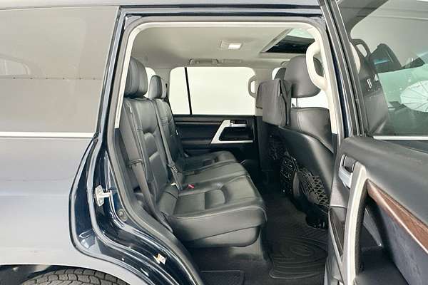 2017 Toyota Landcruiser Sahara VDJ200R