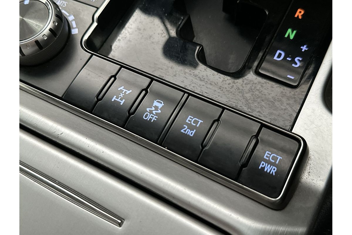 2017 Toyota Landcruiser Sahara VDJ200R