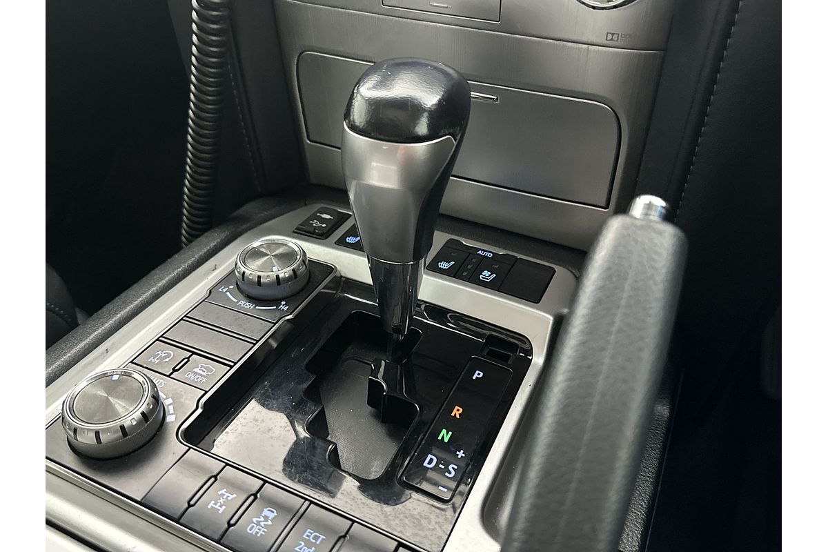 2017 Toyota Landcruiser Sahara VDJ200R