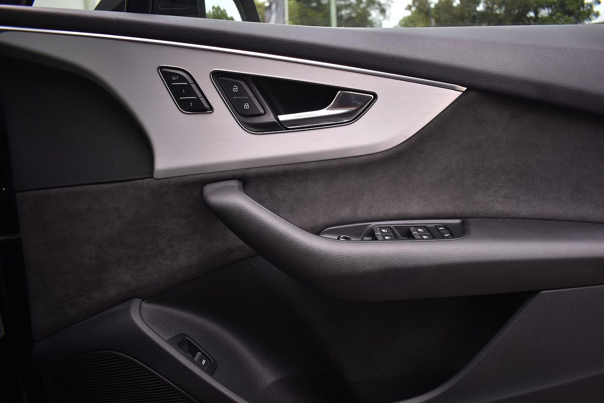 2020 Audi Q7 50 TDI S line 4M