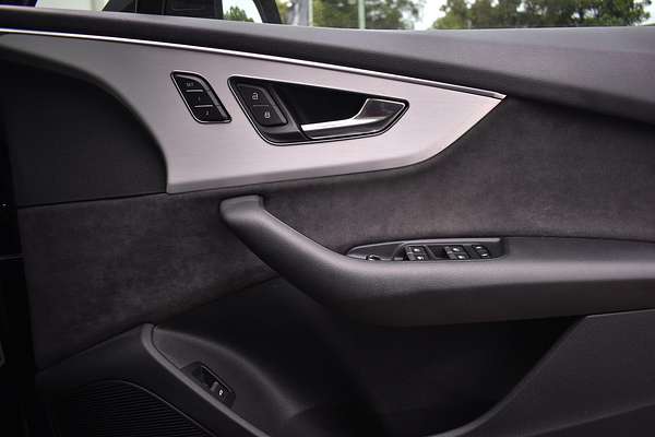 2020 Audi Q7 50 TDI S line 4M