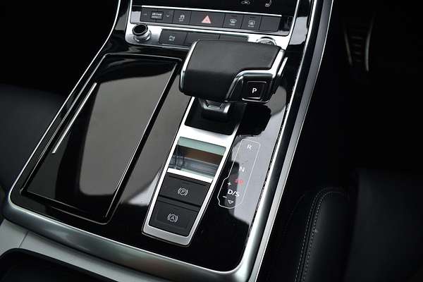 2020 Audi Q7 50 TDI S line 4M