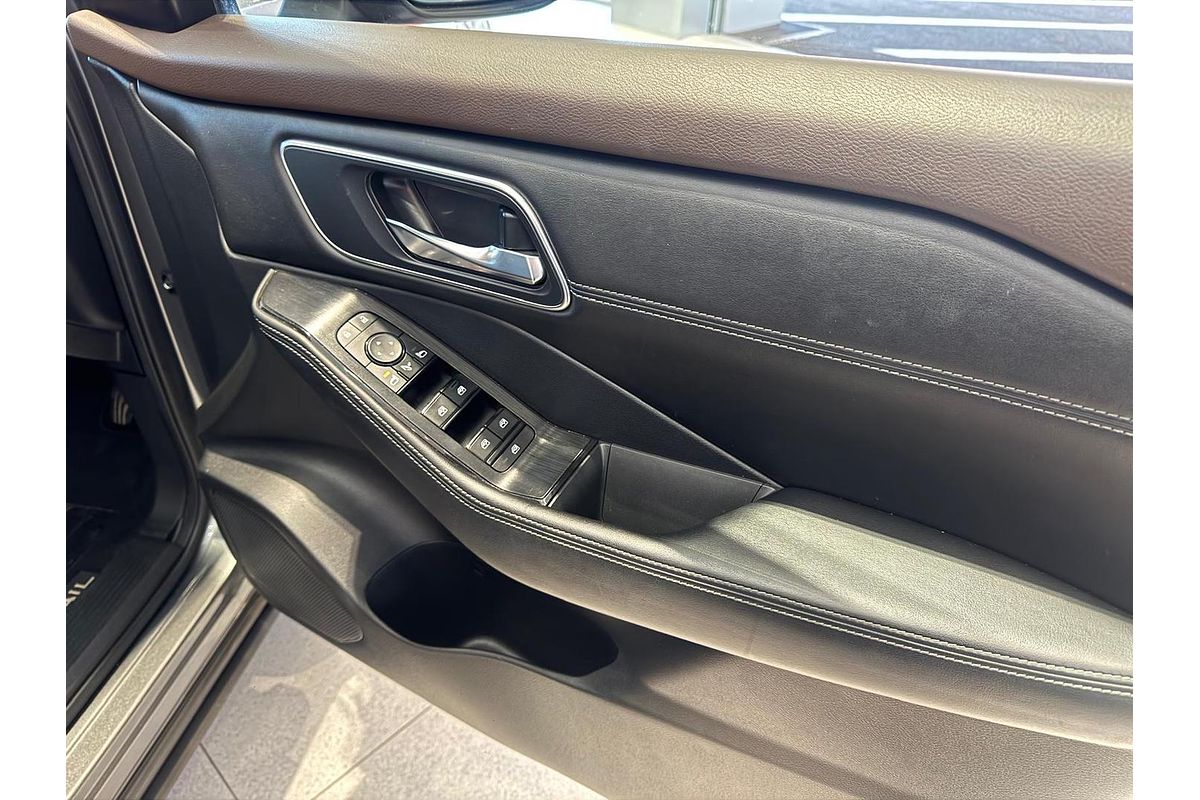 2023 Nissan X-TRAIL ST-L T33