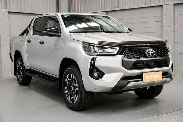 2024 Toyota Hilux SR5 48V GUN126R 4X4