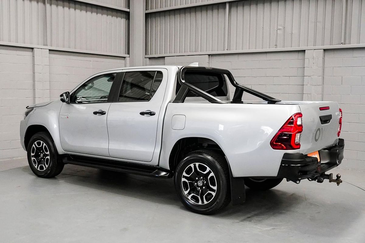 2024 Toyota Hilux SR5 48V GUN126R 4X4