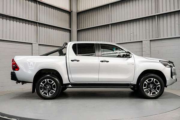 2024 Toyota Hilux SR5 48V GUN126R 4X4