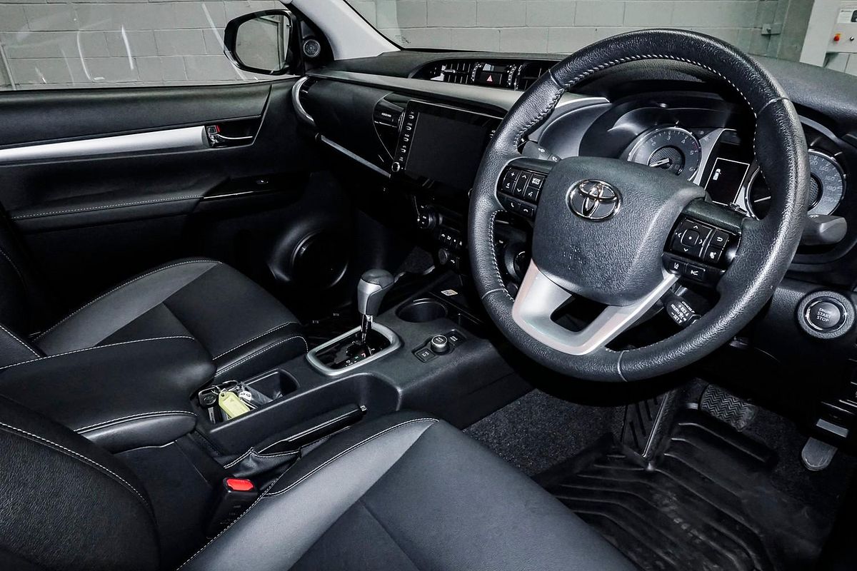 2024 Toyota Hilux SR5 48V GUN126R 4X4