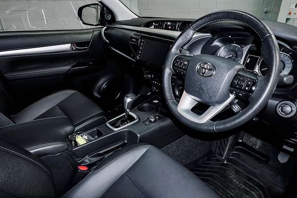 2024 Toyota Hilux SR5 48V GUN126R 4X4