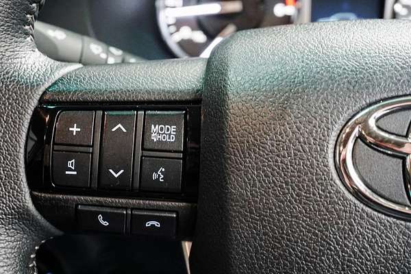 2024 Toyota Hilux SR5 48V GUN126R 4X4