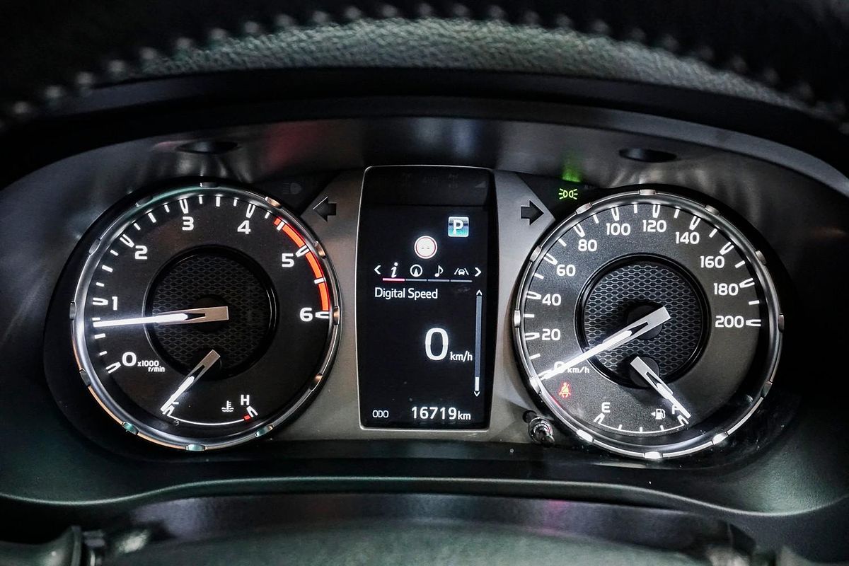 2024 Toyota Hilux SR5 48V GUN126R 4X4