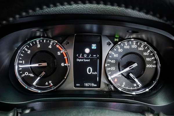 2024 Toyota Hilux SR5 48V GUN126R 4X4