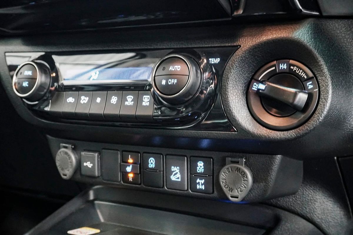 2024 Toyota Hilux SR5 48V GUN126R 4X4