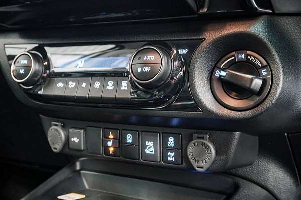 2024 Toyota Hilux SR5 48V GUN126R 4X4