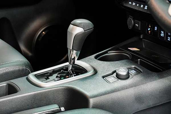 2024 Toyota Hilux SR5 48V GUN126R 4X4