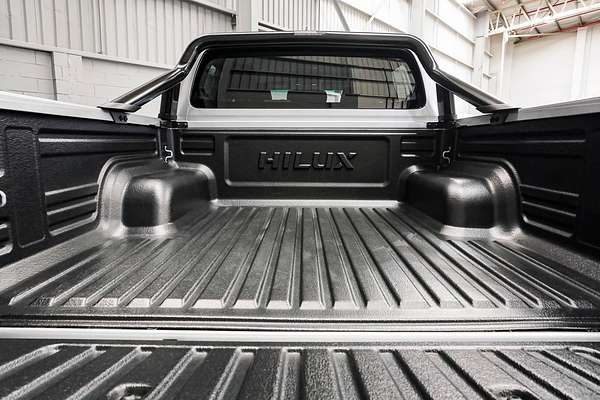 2024 Toyota Hilux SR5 48V GUN126R 4X4