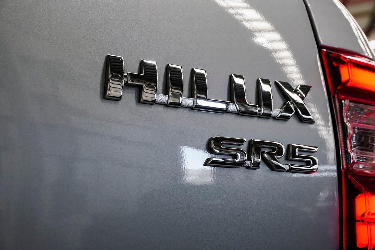 2024 Toyota Hilux SR5 48V GUN126R 4X4