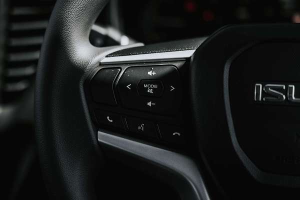 2025 Isuzu D-MAX SX  4X4