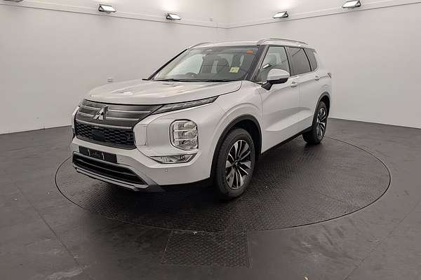 2025 Mitsubishi Outlander LS ZM