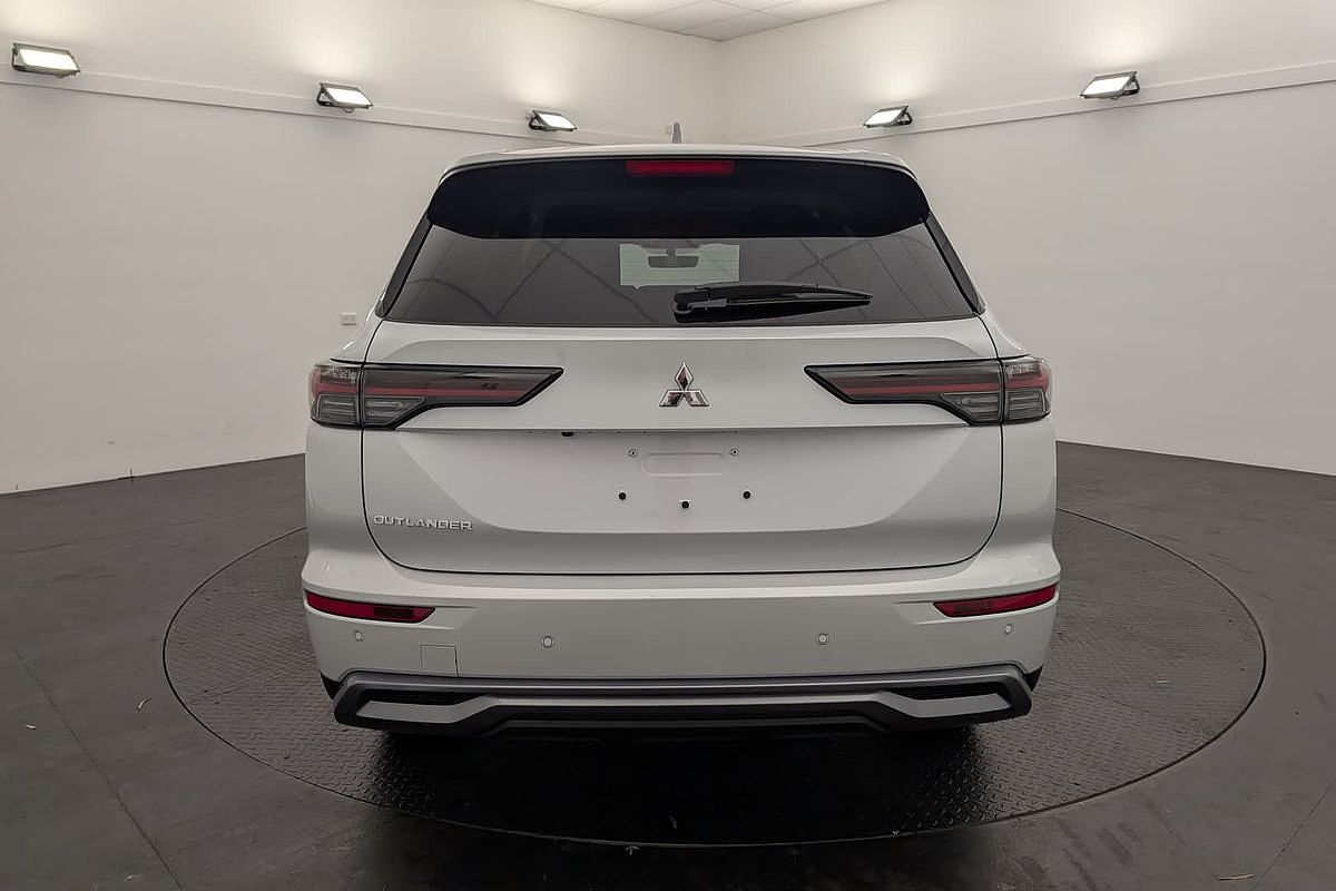 2025 Mitsubishi Outlander LS ZM