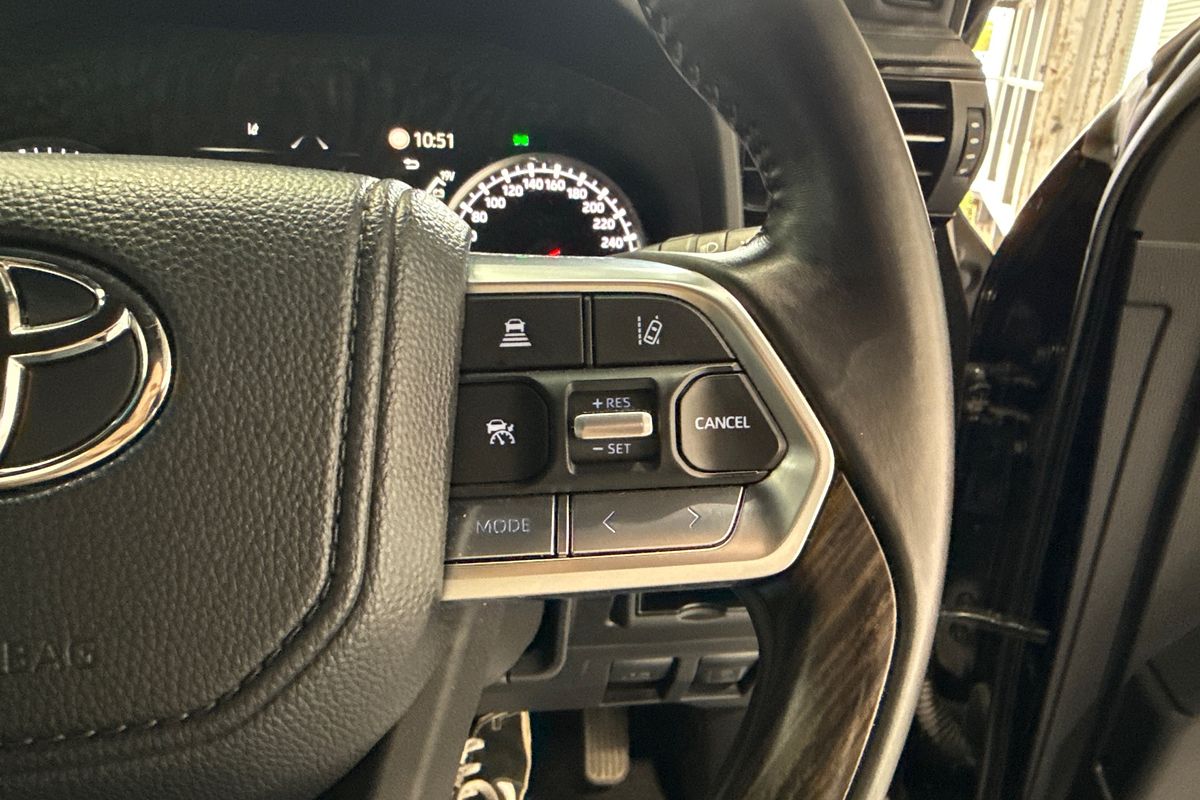 2024 Toyota Landcruiser VX FJA300R