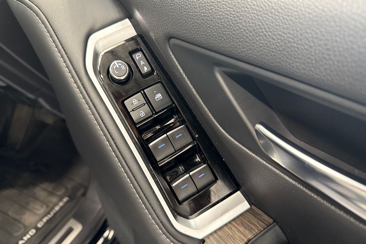 2024 Toyota Landcruiser VX FJA300R