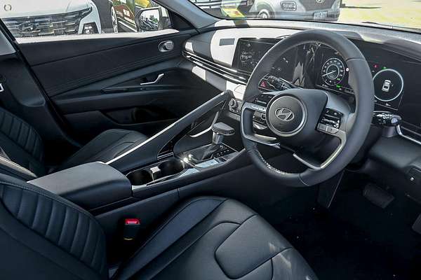 2025 Hyundai i30 Elite Hybrid CN7.V2