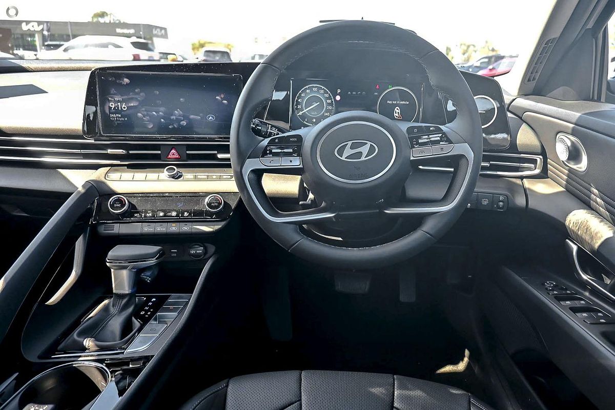 2025 Hyundai i30 Elite Hybrid CN7.V2