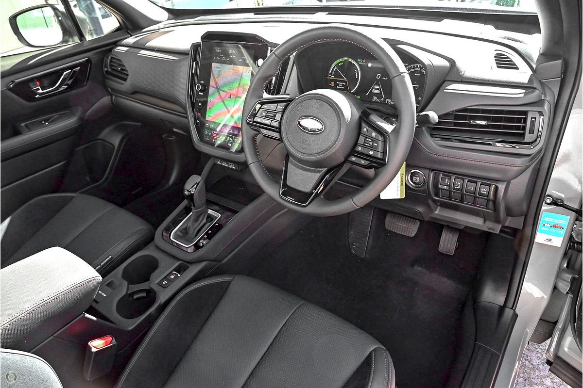 2025 Subaru Forester Hybrid Touring S6