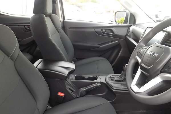 2025 Isuzu D-MAX SX High Ride Rear Wheel Drive