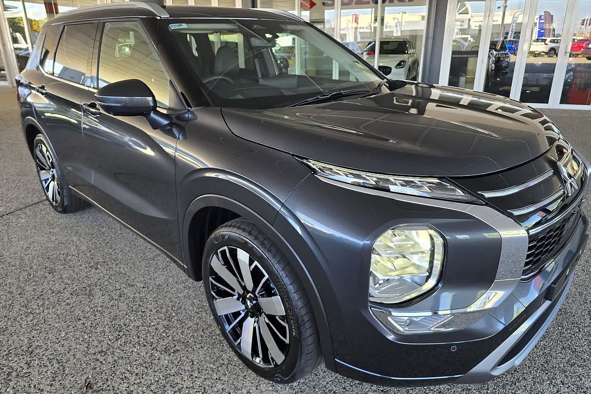 2025 Mitsubishi Outlander Exceed ZM