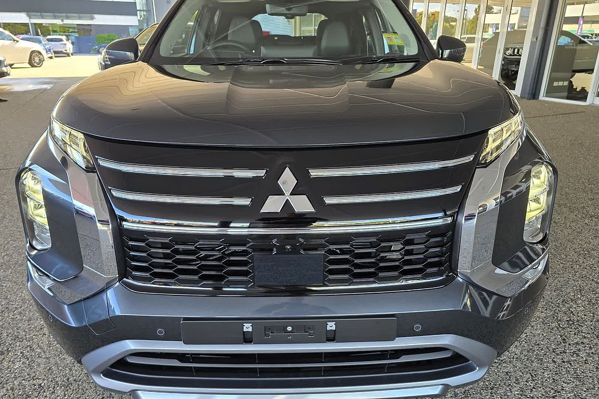 2025 Mitsubishi Outlander Exceed ZM