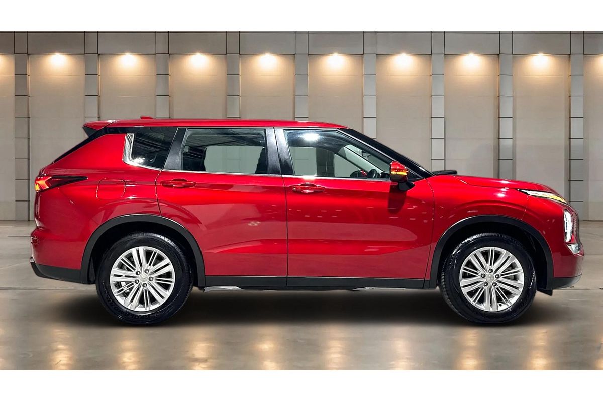 2024 Mitsubishi Outlander ES ZM