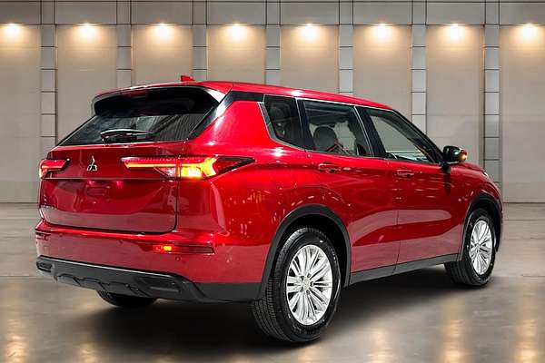 2024 Mitsubishi Outlander ES ZM