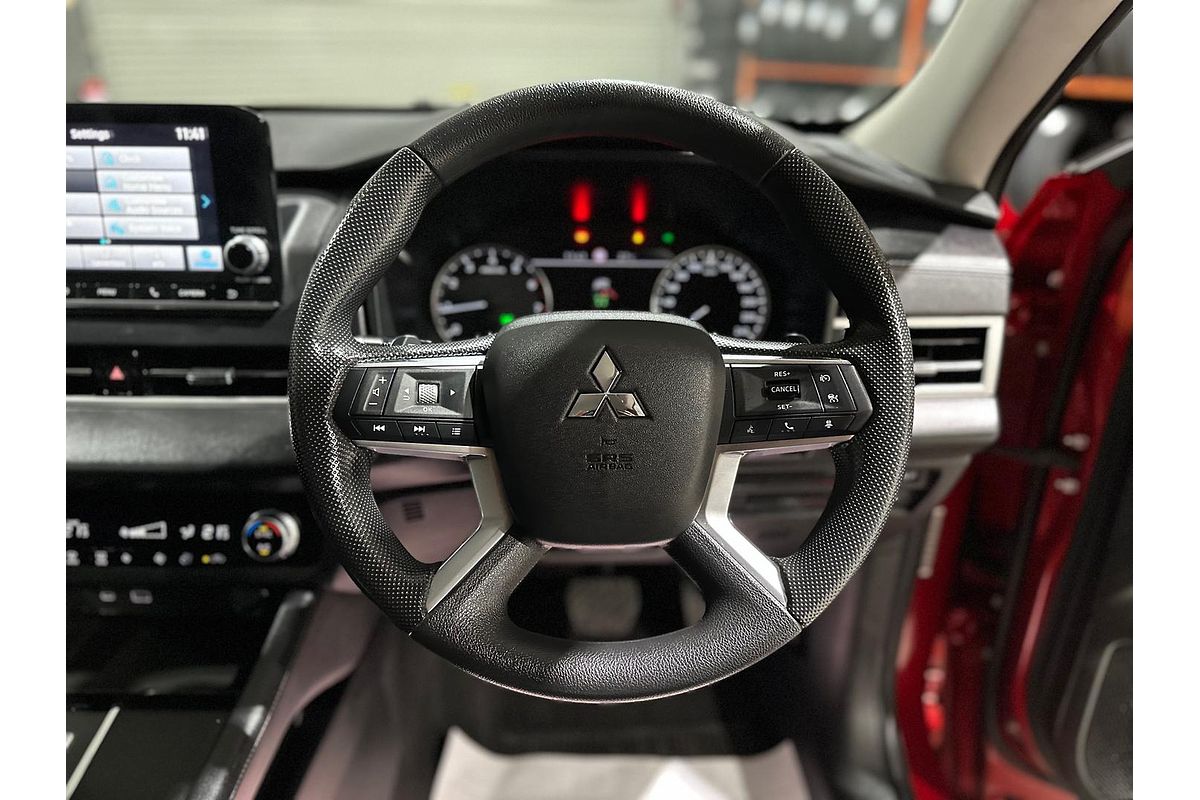 2024 Mitsubishi Outlander ES ZM