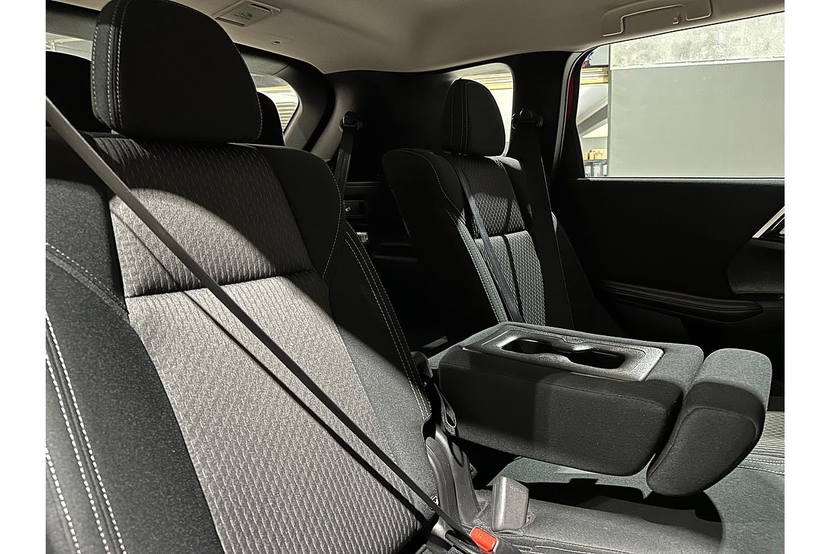 2024 Mitsubishi Outlander ES ZM