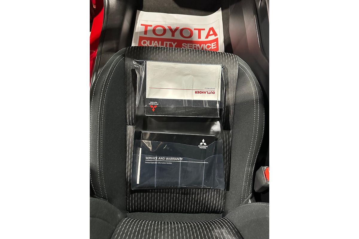 2024 Mitsubishi Outlander ES ZM