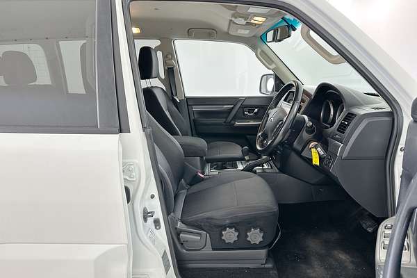 2018 Mitsubishi Pajero GLX NX