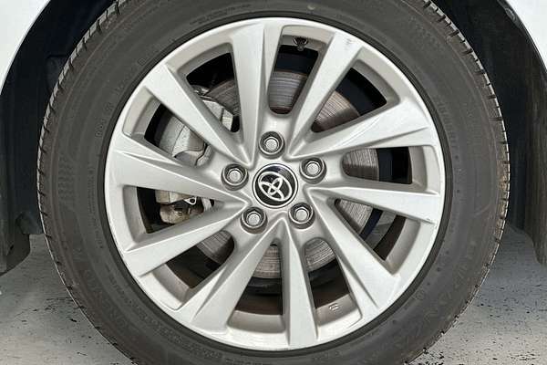 2021 Toyota Camry Ascent AXVH70R