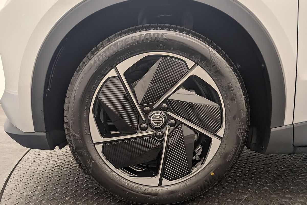 2025 MG MGS5 EV Essence 62 ZS3EM