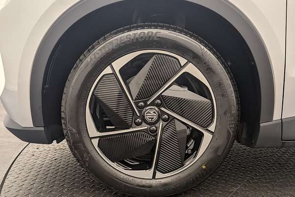 2025 MG MGS5 EV Essence 62 ZS3EM