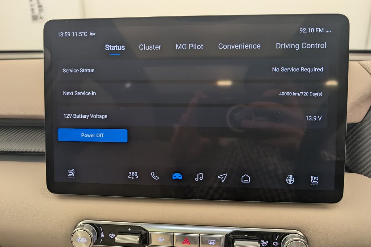 2025 MG MGS5 EV Essence 62 ZS3EM