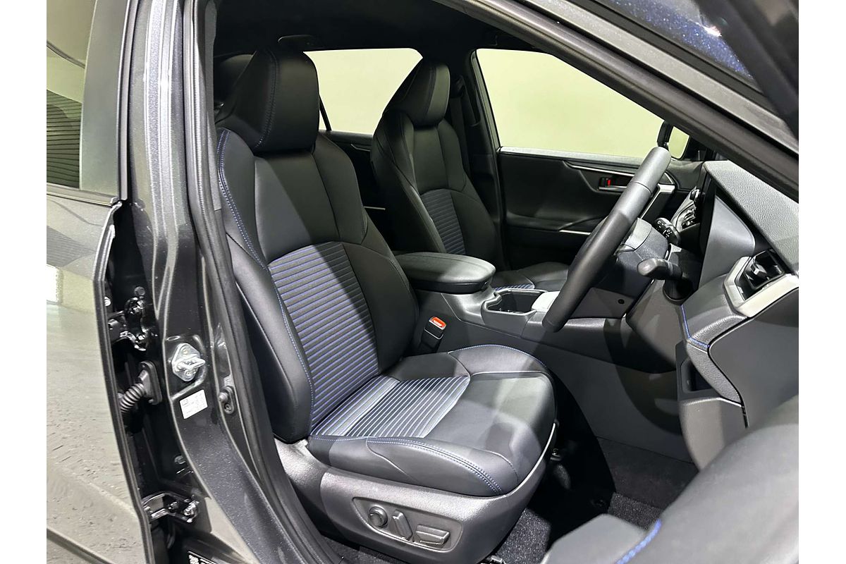 2024 Toyota RAV4 XSE AXAH52R