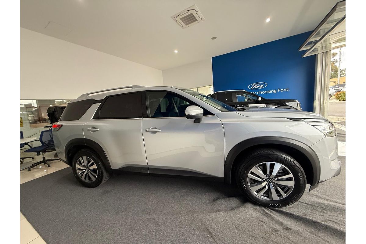 2023 Nissan Pathfinder Ti R53